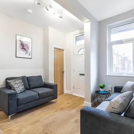 Stylish 5-bed Ideal For Groups - Free Parking Prázdninový dům Leeds (West Yorkshire)