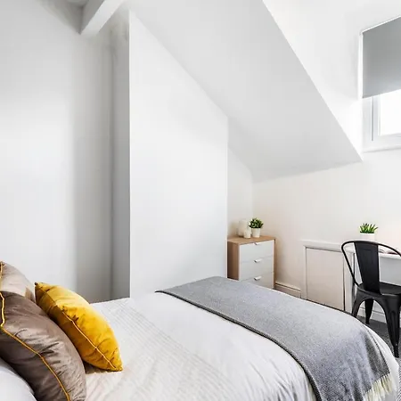 Stylish 5-bed Ideal For Groups - Free Parking Prázdninový dům *