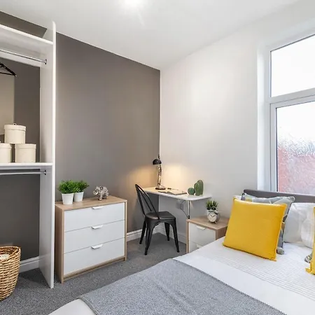 Stylish 5-bed Ideal For Groups - Free Parking Prázdninový dům *