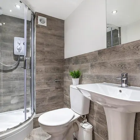 Stylish 5-bed Ideal For Groups - Free Parking Prázdninový dům *